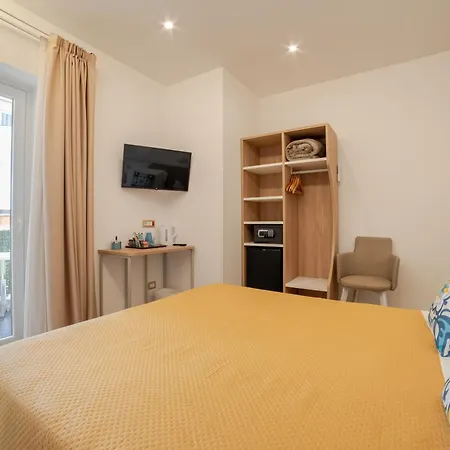 Brezza Marina Guest House-2